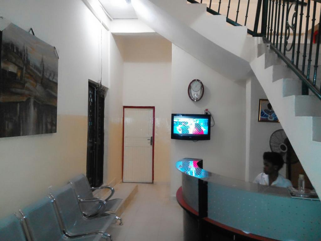 Neighbourhood Guest House Abuja Esterno foto